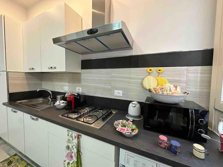 Family Flat Near Metro A Apartment Rome Bagian luar foto