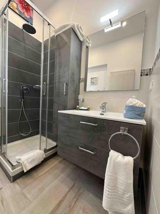 Family Flat Near Metro A Apartment Rome Bagian luar foto